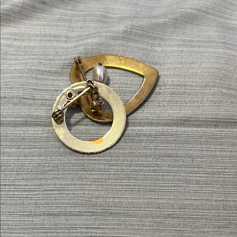 Chic Gold Heart and Circle Brooch Set with Pearl Accent - Picture 6 of 8